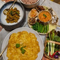 ขมิ้น Camin Cuisine & Cafe เซ็นทรัลเวิลด์