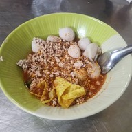 ก๋วยเตี๋ยวต้มยำ จู ก๋วยเตี๋ยวลูกชิ้นน้ำใส