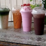 24 CAFE COFFEE (อิสรภาพ)