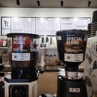 Renita Coffee Motorway (สาขาแรก) จุดพักรถหมายเลข 7 กรุงเทพ -ชลบุรี (ขาออก)