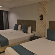 พรไพลินริเวอร์ไซด์