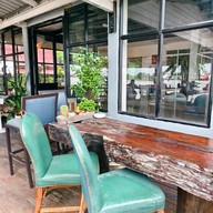 บรรยากาศ Longlai home cafe and bar Longlai home cafe and bar