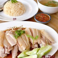 ข้าวมันไก่นุ่ม&หมี่ไก่ฉีก By ป๋าดิษ
