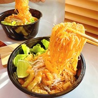 ข้าวมันไก่นุ่ม&หมี่ไก่ฉีก By ป๋าดิษ