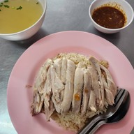 บัณฑิตคิมข้าวมันไก่ ฉะเชิงเทรา