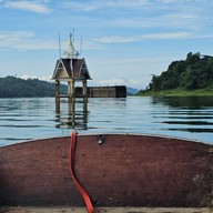 พรไพลินริเวอร์ไซด์