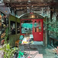 หน้าร้าน JAO.UN (จ่าวอัน) เยาวราช