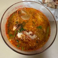 ต้นบะหมี่เกี๊ยวต้มยำ(ลาดกระบัง14/1)