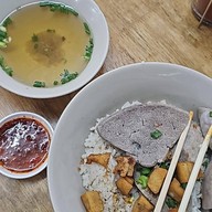 เมนูของร้าน ศิริ ต้มเลือดหมูหาดใหญ่ -