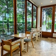 บรรยากาศ Pareto Cafe' พาเรโต้ คัฟเฟ่ หน้าโรงเรียนอนุบาลปทุมธานี