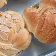 ขนมปังติ๊ก (Premium Bread Tik)