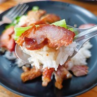 เมนูของร้าน เป็ดย่างนายน้ำโอชารสดอนเมือง ข้าวหน้าเป็ด ข้าวหมูกรอบ ข้าวหมูแดง บะหมี่-เกี๋ยวกุ้ง ( ถนนนาวงประชาพัฒ สาขาถนนนาวงประชาพัฒนา ซอยนาวง15