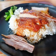 เมนูของร้าน เป็ดย่างนายน้ำโอชารสดอนเมือง ข้าวหน้าเป็ด ข้าวหมูกรอบ ข้าวหมูแดง บะหมี่-เกี๋ยวกุ้ง ( ถนนนาวงประชาพัฒ สาขาถนนนาวงประชาพัฒนา ซอยนาวง15