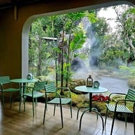 บรรยากาศ Chom cafe and restaurant Huahin  หัวหิน