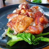 เมนูของร้าน เป็ดย่างนายน้ำโอชารสดอนเมือง ข้าวหน้าเป็ด ข้าวหมูกรอบ ข้าวหมูแดง บะหมี่-เกี๋ยวกุ้ง ( ถนนนาวงประชาพัฒ สาขาถนนนาวงประชาพัฒนา ซอยนาวง15