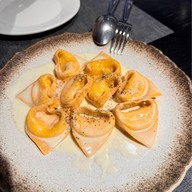 La Dotta Pasta Bar & Store ( Silom ) - ลา ด็อตต้า พาสต้าบาร์แอนด์สโตร์ ( สาขาสีลม )  สีลม