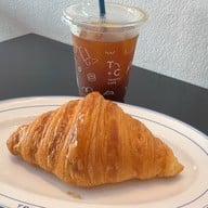 TRINITY BAKEHOUSE ถนนหน้าเมือง