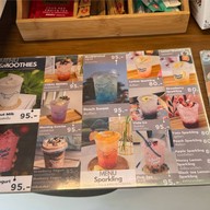 Whalecome cafe X Kallapangha -