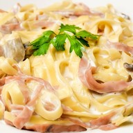 PS BAAN ITALIAN PASTA & PIADA พี เอส บ้านอิตาเลียนพาสต้า(เอื้ออาทรศิลา) ที่ร้านเรามี พาสต้าอิตาเลียน แท้ต้นตำรับ( วัตถุดิบเรานำเข้าจากอิตาลีโดยตรง ) พาสต้าและอาหารไทยที่ขึ้นชื่อของไทย