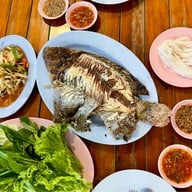 เมนูของร้าน โต้งปลาเผา