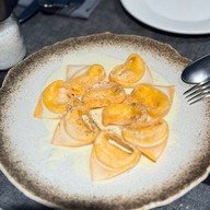 La Dotta Pasta Bar & Store ( Silom ) - ลา ด็อตต้า พาสต้าบาร์แอนด์สโตร์ ( สาขาสีลม )  สีลม