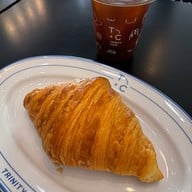 TRINITY BAKEHOUSE ถนนหน้าเมือง