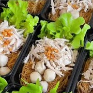 กินแซ่บ (กุ้งแซ่บ/หมี่คลุก) เฉลิมพระเกียรติ ร.9