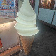 หน้าร้าน WEDRINK อนุสาวรีย์