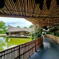บรรยากาศ ร้านข้าวใหม่ปลามันAmphawa -