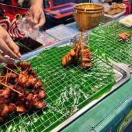 หมูทอด ตลาดนัดอินดี้จตุจักร