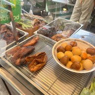 ข้าวขาหมูเฮียซ้าย ข้าวขาหมูเฮียซ้าย