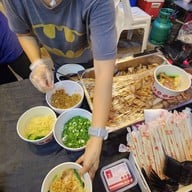 ร้านบุญเลิศ บะหมี่เกี๊ยว-ข้าวหมูแดง นางเลิ้ง