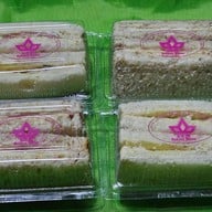 ยูเอฟเอ็มเบเกอรี่เฮ้าส์ ธนิยะ