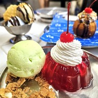 เมนูของร้าน Charussicecream บรรทัดทอง