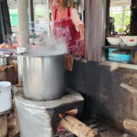 ร้านแจ่ม เจ้าเก่า เตาฟืน