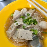ลูกชิ้นชุมพล นครราชสีมา
