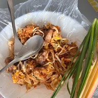 บ้านใหญ่ ผัดไทยเตาถ่าน ดินแดง