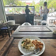 บรรยากาศ ข้าวแกงอ่างทอง