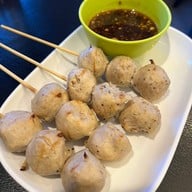 โหน่ง ชะชะช่า บะหมี่เกี๊ยว นครนายก