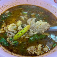 ลาบยโส ขมแป๋ตาย by ทรายมูล ฝั่งตรงข้ามโรงอาหารรามา