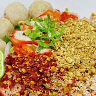 เตี๋ยวโคตรหมู แปดริ้ว&ข้าวไก่ทอดซอสน้ำปลา&ข้าวหมูสามชั้นทอดน้ำจิ้มแจ่ว