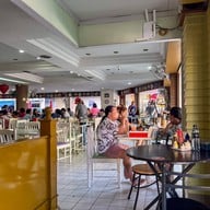 เสรีแต่เตี้ยม ตลาศาลเจ้า