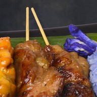 IMMDEE อิ่มดีหมูย่างเตา คอหมูย่างข้าวคั่ว เมี่ยงสลัด บะหมี่หมูย่าง วงเวียนใหญ่