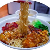 บะหมี่เกี๊ยวกุ้งฮ่องกง by chef aj ปั๊มนำ้มันบางจากสุขาภิบาล 3 ขาเข้า Green Oasis