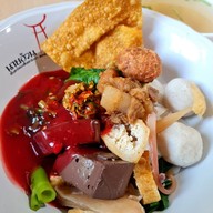 ก๋วยเตี๋ยวนายอ้วนเย็นตาโฟบะเต็งเสาชิงช้า บางจาก กาญจนาภิเษก บางบอน