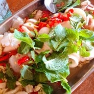 ร้านข้าวใหม่ปลามันAmphawa -