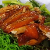 เป็ดย่าง หมูกรอบเกสรา