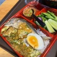 ข้าวน้ำพริกกะปิปลาทู&ข้าวหมูทอดน้ำจิ้มแจ่ว (บางพระ)