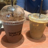 เมนูของร้าน SOMETHIN' BLACK coffee & bakery พระโขนง คลองตัน