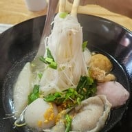 เมนูของร้าน ก๋วยเตี๋ยวลูกชิ้นเซียนปลา -